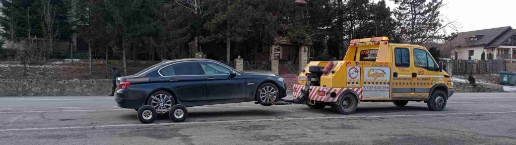 Tractare Auto cu platformă tip recuperator auto pentru mașini cu chei pierdute / roți rupte / cutii blocate etc.