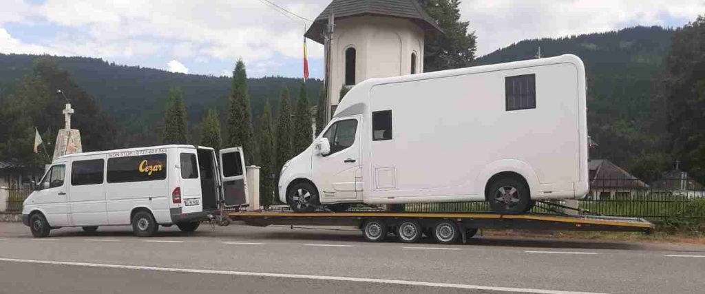 Transportăm ( in Constanța sau național ) autoutilitare defecte/avariate , dar și pasagerii acestora.